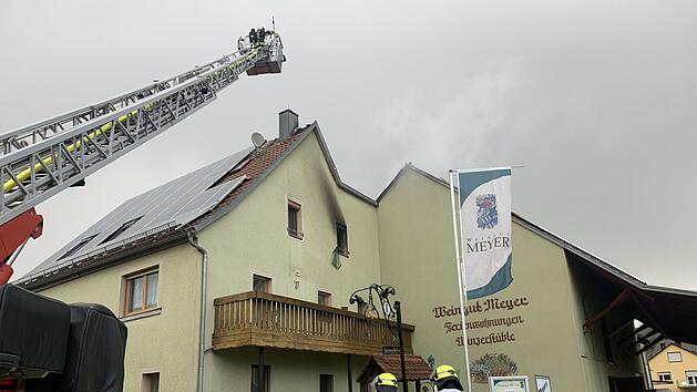 Dachstuhlbrand: Feuer in Haus mit mehreren Ferienwohnungen