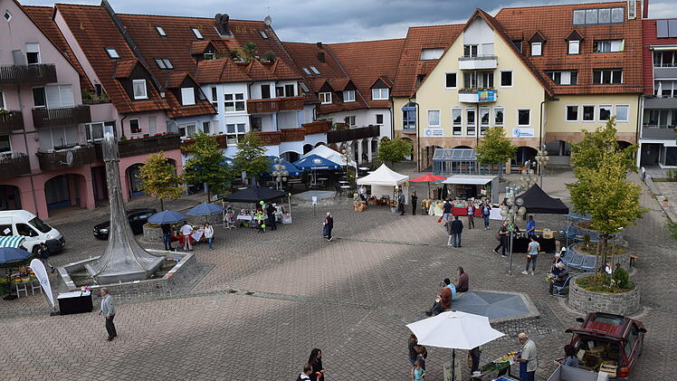 Wochenmarkt in Markt Eckental eröffnet: Landmarkt nun regelmäßig