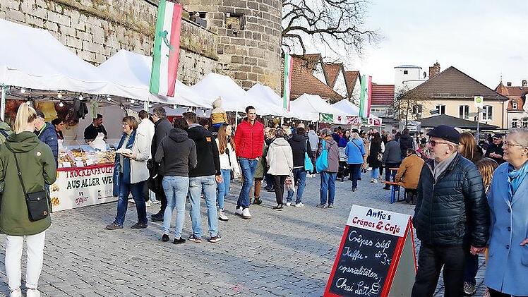 Die Events der Aktionsgemeinschaft Kronach zogen einmal mehr zahlreiche Besucher in die Innenstadt, so auch j&uuml;ngst beim Fr&uuml;hlings-Shopping.