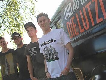Robin Wilm, Klaus Schmitt, Benedikt Will und Christian Stahl vom Organistoren-Team des Festivals sind vor dem Startschuss nächste Woche noch recht entspannt.  Foto: Carmen Schmitt