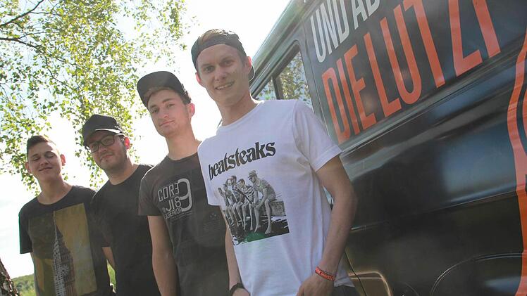 Robin Wilm, Klaus Schmitt, Benedikt Will und Christian Stahl vom Organistoren-Team des Festivals sind vor dem Startschuss nächste Woche noch recht entspannt.  Foto: Carmen Schmitt