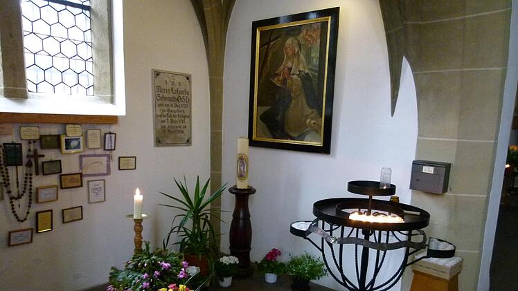 Die schon zu ihren Lebzeiten als Heilige verehrte Columba Schonath hat in der Heilig-Grab-Kirche ihre letzte Ruhestätte gefunden. Foto. Marion Krüger-Hundrup