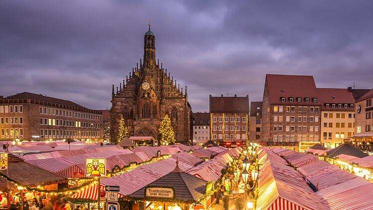 Tatort Christkindlesmarkt: In seinem neuen Roman thematisiert Helmut Weiß, den Terroranschlag in Berlin. Dafür hat er sich neben seinem bekannten Ermittlerduo  Kartl und Neuner auch in die Gefühlswelt des Opfers und Täters versetzt. Adobe Stock/alexgres