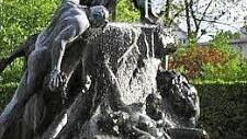 Ferdinand Lepckes "Sintflut-Brunnen", wie er im Coburger Rosengarten zu sehen ist. Foto: Archiv/Jochen Berger