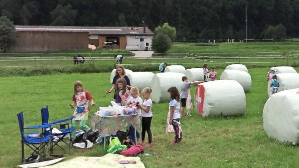 Die Ferienkinder bei der Arbeit