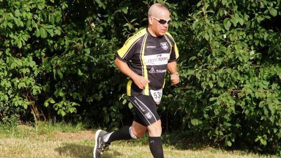 Genauso fit wie die Jungspunde: der 60-j&auml;hrige William Otero, der f&uuml;r die DJK Teutonia Gaustadt an den Start ging, absolvierte die F&uuml;nf-Runden-Distanz in bemerkenswerten 47:51 Minuten.