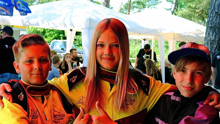 So sehen Sieger aus (von links): Konstantin Frank (AK 2), Hannah Pusch (AK 4) und Nino Nitzsche (AK 3). Foto: Gerd Schaar