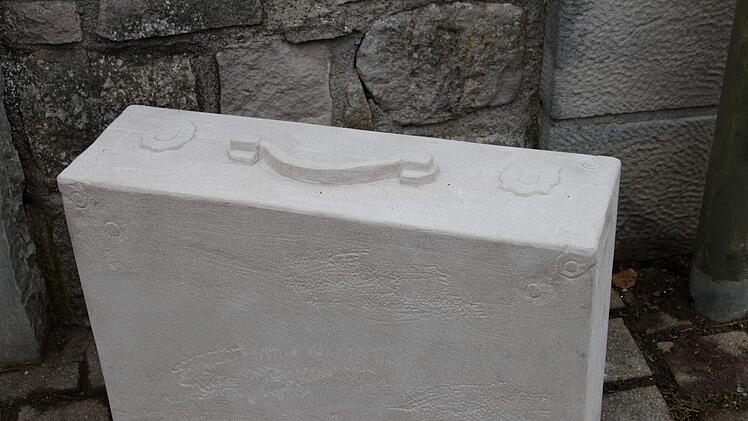 Der "Koffer von Ebelsbach" als Verbindung zum "Denkort Aumühle" in Würzburg