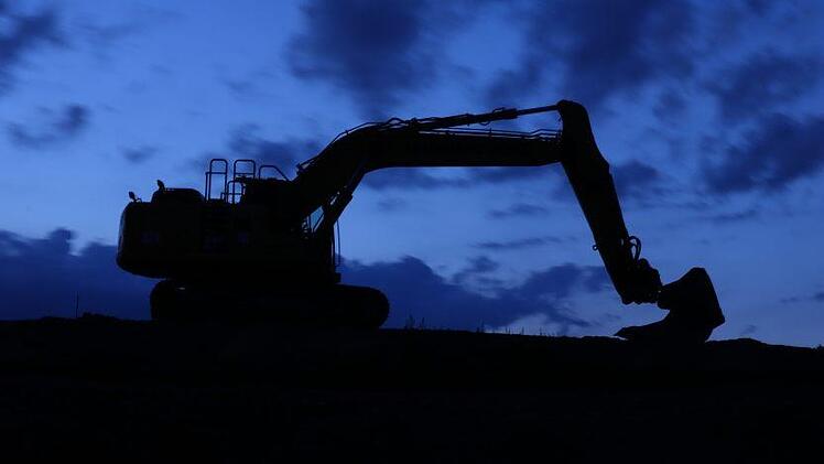 Ein Bauarbeiter sorgte f&uuml;r eine unruhige Nacht in Herzogenaurach. Mit viel L&auml;rm schliff er eine Bodenplatte ab. Dann kam die Polizei. Symbolfoto: Photographer2575/Pixabay.com
