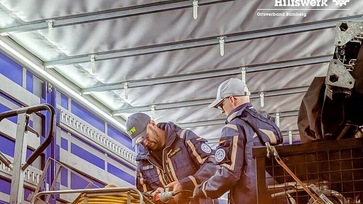 Gemeinsame Aktion der Freiwilligen Feuerwehr und THWs am Seen bei Baunach