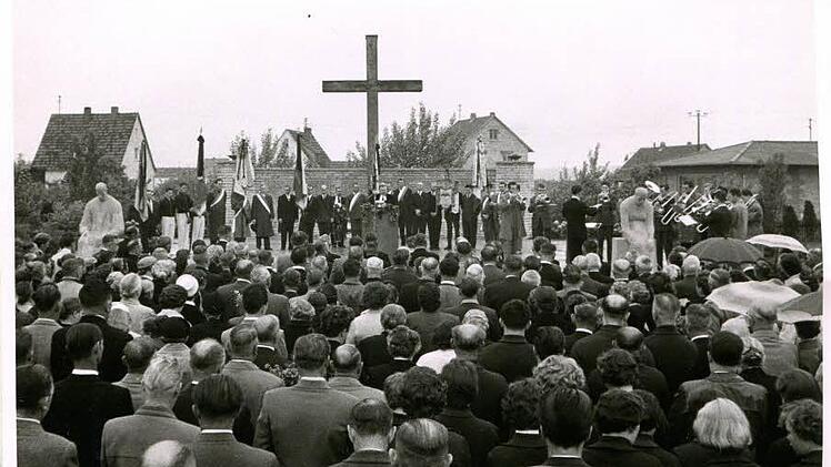 Bei der Einweihung 1959 Repros/Fotos: Horst Habermann