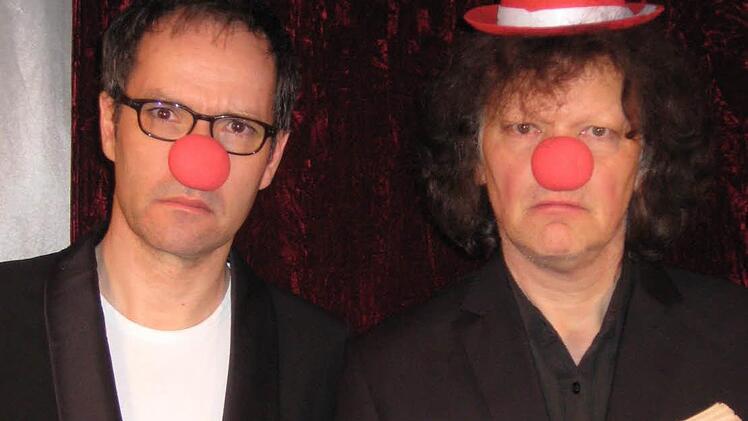 Carl Herbert Braun und Martin Neubauer spüren dem Fasching in der Weltliteratur nach. Foto: Brentano-Theater