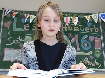 Sandrina Freudensprung von der Realschule Scheßlitz wurde Zweite.  Foto: Petra Malbrich