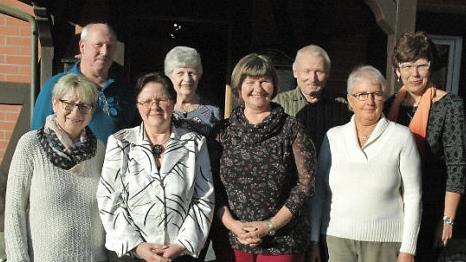 Vorstand (v. l.): Renate Schmidt, Klaus Hofmann, Eveline Rau, Ingrid Denninger, Ilona Froese, Heinz Oppel, Erika Weber, Susann Biedefeld