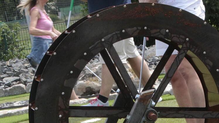 Dran ist immer der, der am weitesten vom Ziel weg ist.  Foto: Josef Hofbauer