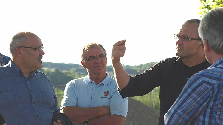 Bei einer Ortseinsicht erklärte Architekt Johannes Messerschmitt den aktuellen Stand zur Sanierung der Hegler-Halle.