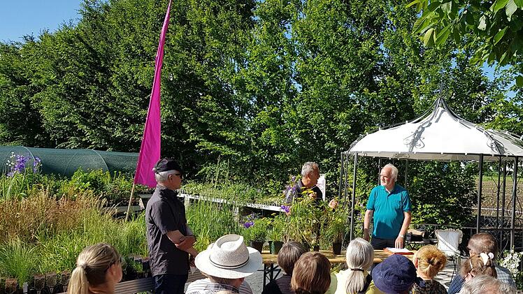Die Gartenexperten beantworteten viele Fragen  der Anwesenden. Foto: Christoph Beckmann/inFranken.de