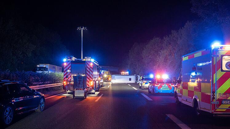 Unfall auf A73 bei Erlangen: Sieben verletzte nach Kollision