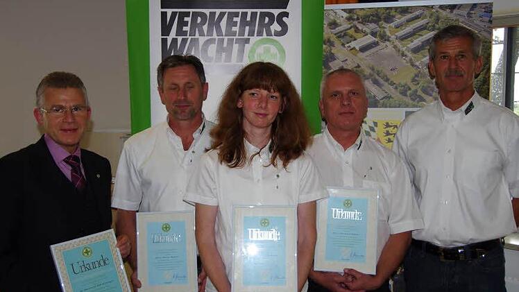 Von links: Ronald Friedrich, Dieter Wagner, Manuela Wilm, Hermann Eußner und der Projektleiter Fahrsicherheitstraining, Christian Schießer.