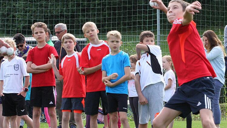 Die Mehrkämpfe der jüngeren Schülerinnen und Schüler standen eindeutig im Fokus der offenen Vereinsmeisterschaften des SV Ramsthal Foto: Reinhold Nürnberger