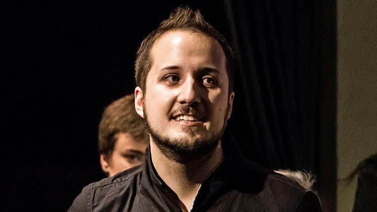 Als GMD-Kandidat dirigierte Moritz Gnann ein anspruchsvolles Programm im Landestheater. Umjubelter Solist im Violinkonzert von Igor Strawinsky war Coburgs Konzertmeister Martin Emmerich.Foto_Jochen Berger