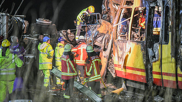 Unfall mit Tanklaster und Stadtbahn