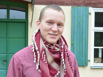 Nach einem Jahr Studium an der Uni im sibirischen Tomsk trampte der 23-jährige Urs Kroll über mehr als 10.000 Kilometer nach Hause.