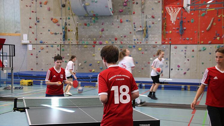 Die Stars der Jubiläumsveranstaltung waren musisch und  sportlich begabte Schüler des MGFGymnasiums. Foto: Stephan Tiroch