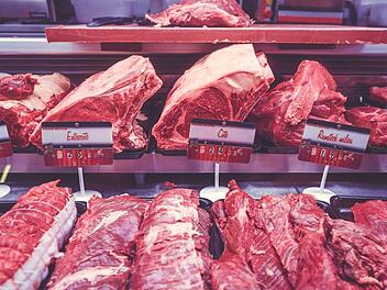 Eine neue Studie will widerlegt haben, dass der Konsum von rotem Fleisch gesundheitlichen Schäden mit sich bringt. Symbolbild: pixabay.com/free-photos