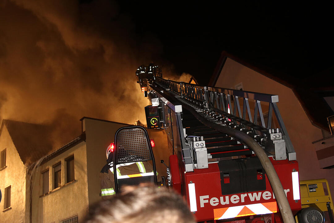 Dachstuhlbrand in Grub am Forst