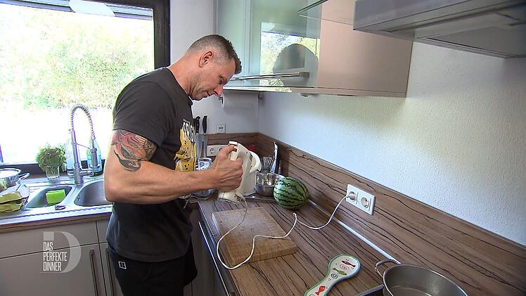 Bisher laufen die Vorbereitungen super. Nur das R&uuml;hrger&auml;t macht kurz seltsame Ger&auml;usche.