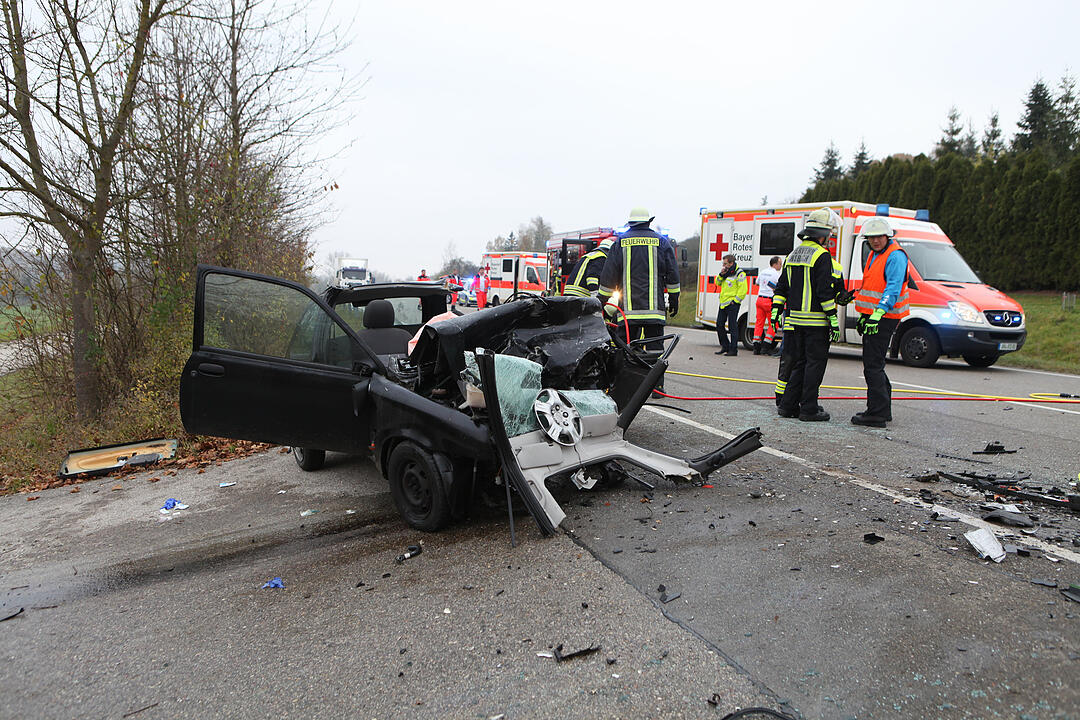 Ansbach: Frontalcrash - zwei Schwerverletzte