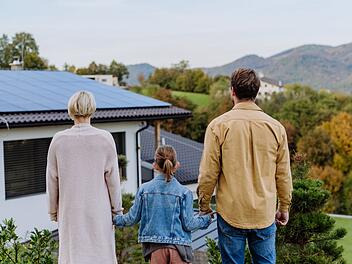 Photovoltaikanlage anschaffen - und dann? Bürokratische Hürden im Anmeldeprozess und laufenden Betrieb kosten Zeit & Geld.