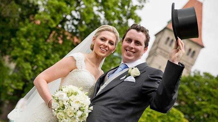 Eine Australierin heiratet in eine Bleistift-Dynastie hinein: Die frisch Verheirateten, Anton Andreas Graf von Faber-Castell und Ehefrau Kate Foto: Daniel Karmann/dpa