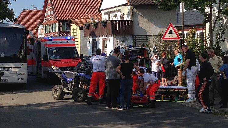 Bei einem Unfall in Horsdorf bei Bad Staffelstein (Landkreis Lichtenfels) ist am frühen Freitagnachmittag ein Quadfahrer schwer verletzt worden. Foto: Falk Zimmermann