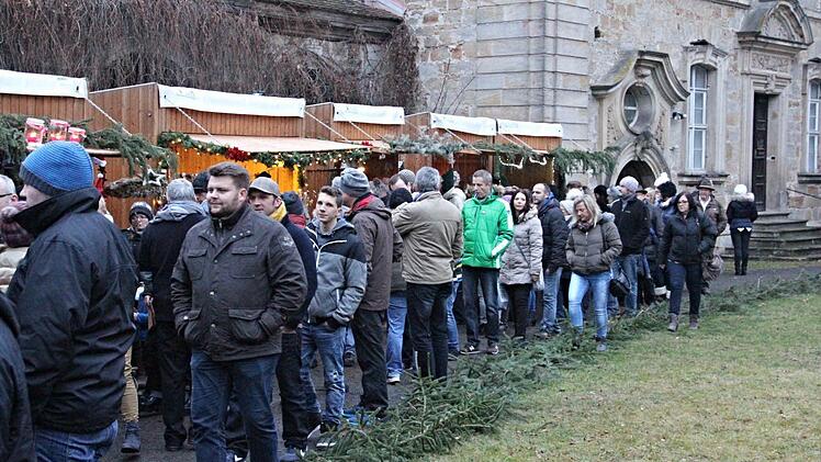 Das Schloss bildet jeweils einen zentralen Anlaufpunkt.