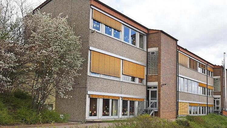 Die Grund- und Mittelschule Hallerndorf (Landkreis Forchheim) besuchen auch Schüler aus den westlichen Hirschaider Ortsteilen. Foto: Ronald Rinklef