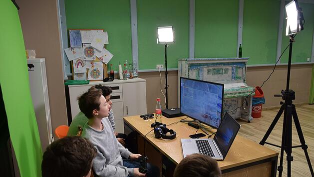 Gamingbegeisterte Jugendliche im Kissinger JuKuZ. Dort wird f&uuml;r Oktober gerade das erste Videospiel-Festival geplant. Wer hilft mit? Ein erstes Treffen findet am Donnerstag, 15. Juli statt.