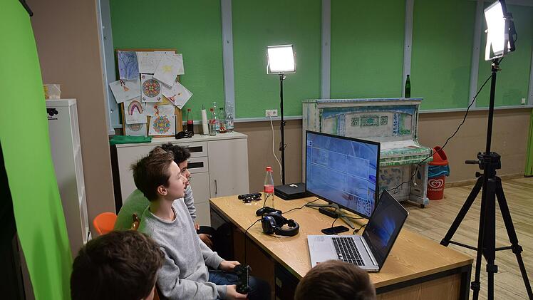 Gamingbegeisterte Jugendliche im Kissinger JuKuZ. Dort wird für Oktober gerade das erste Videospiel-Festival geplant. Wer hilft mit? Ein erstes Treffen findet am Donnerstag, 15. Juli statt.