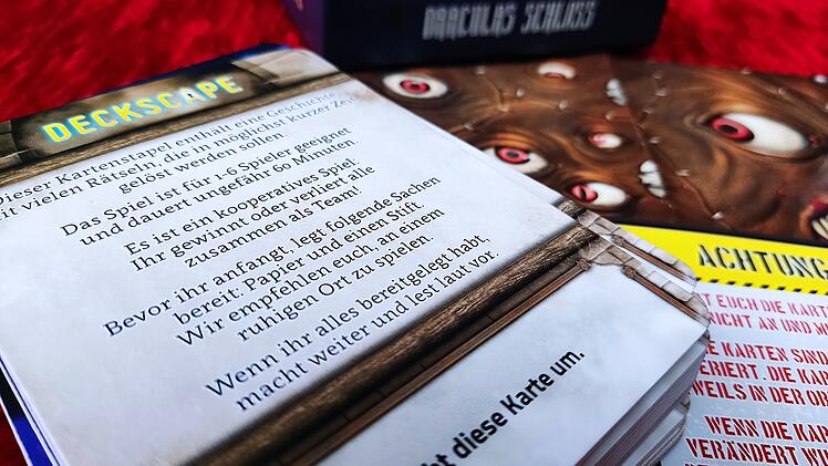 Deckscape - Draculas Schloss - Rezension des Escape-Room-Kartenspiels