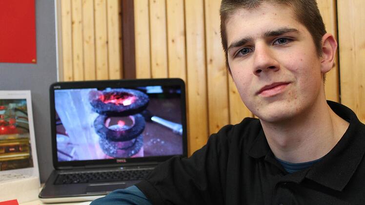 Florian Corell war beim Regionalwettbewerb "Jugend fortscht" mit seiner Arbeit "Experimente mit einer selbst gebauten Teilchenfalle"  Foto: Borst