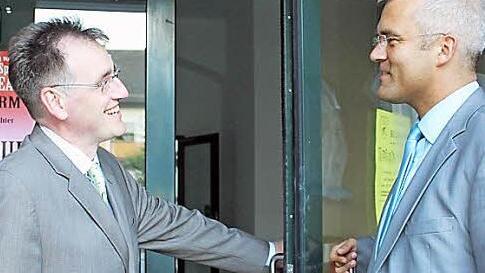 Der Bürgermeister aus Probstzella, Sven Mechtold (links), und sein Ludwigsstädter Kollege Timo Ehrhardt wollen ein "länderübergreifendes Doppelzentrum" errichten. Foto: Veronika Schadeck