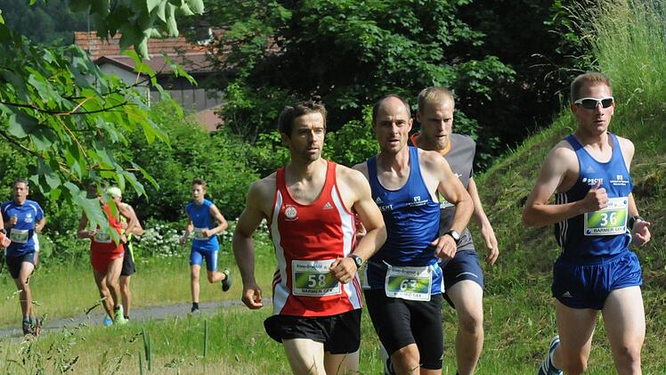 Dieses schnelle Quartett machte den Gesamtsieg unter sich aus: Unser Bild zeigt (von links) Christian Dürr (1.), Marcus Enders (2.), Florian Kretschmann (3.) und Jan Eyring (4.).ssp