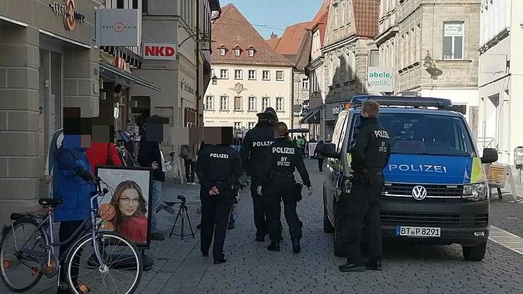 Vermutlich wegen missachteter Maskenpflicht: Zu einem Einsatz in der Forchheimer Innenstadt ist es am Samstag gekommen. Foto: FT Forchheim