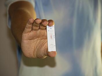 Corona-Test wird nach Infektion nicht mehr negativ: Das steckt hinter dem Phänomen