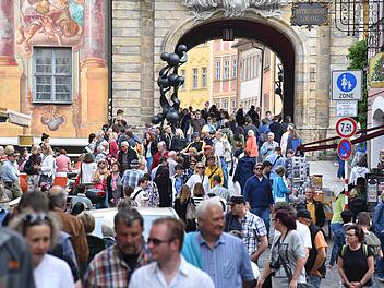 Gerade in der Altstadt trifft man auf viele Touristen. Foto: Ronald Rinklef