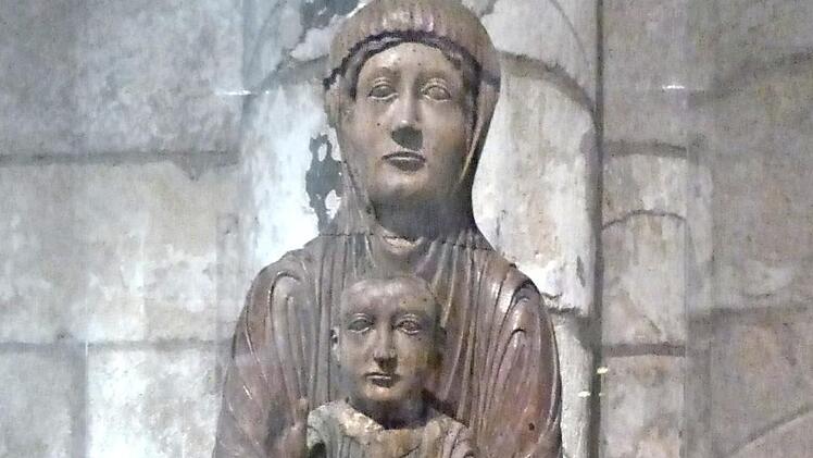 Thronende Maria mit dem Kinde (ca. 1130) im Museum "Cloisters"