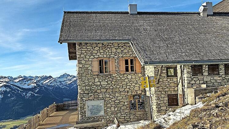 Herrlich gelegen: Die Bad Kissinger Hütte.