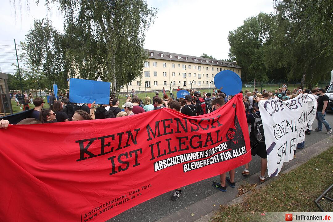 Protestkundgebung vor Bamberger Fluechtlingsheim