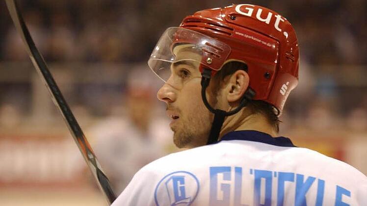 Comeback im unterfränkischen Eishockey: Mark Dunlop, hier noch im Trikot des ERV Schweinfurt in der Saison 2010/2011, bestreitet gegen den VER Selb 1b sein erstes Spiel für die Kissinger Wölfe. Foto: Archiv/Marion Wetterich